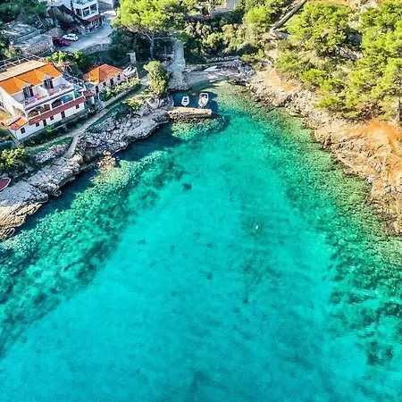 Basina 5699a Jelsa (Hvar)