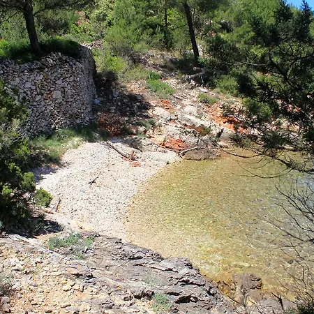 Basina 5699a Jelsa (Hvar)