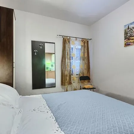 Basina 5699a Appartement Jelsa (Hvar)